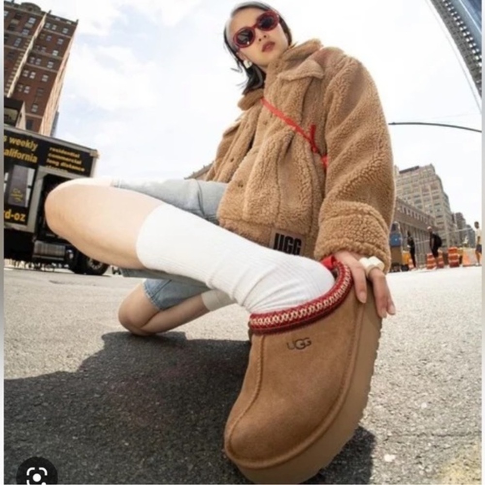 NIB UGG Tazz Platform Mule Slipper Clog Chestnut Women’s Comfy School Casual